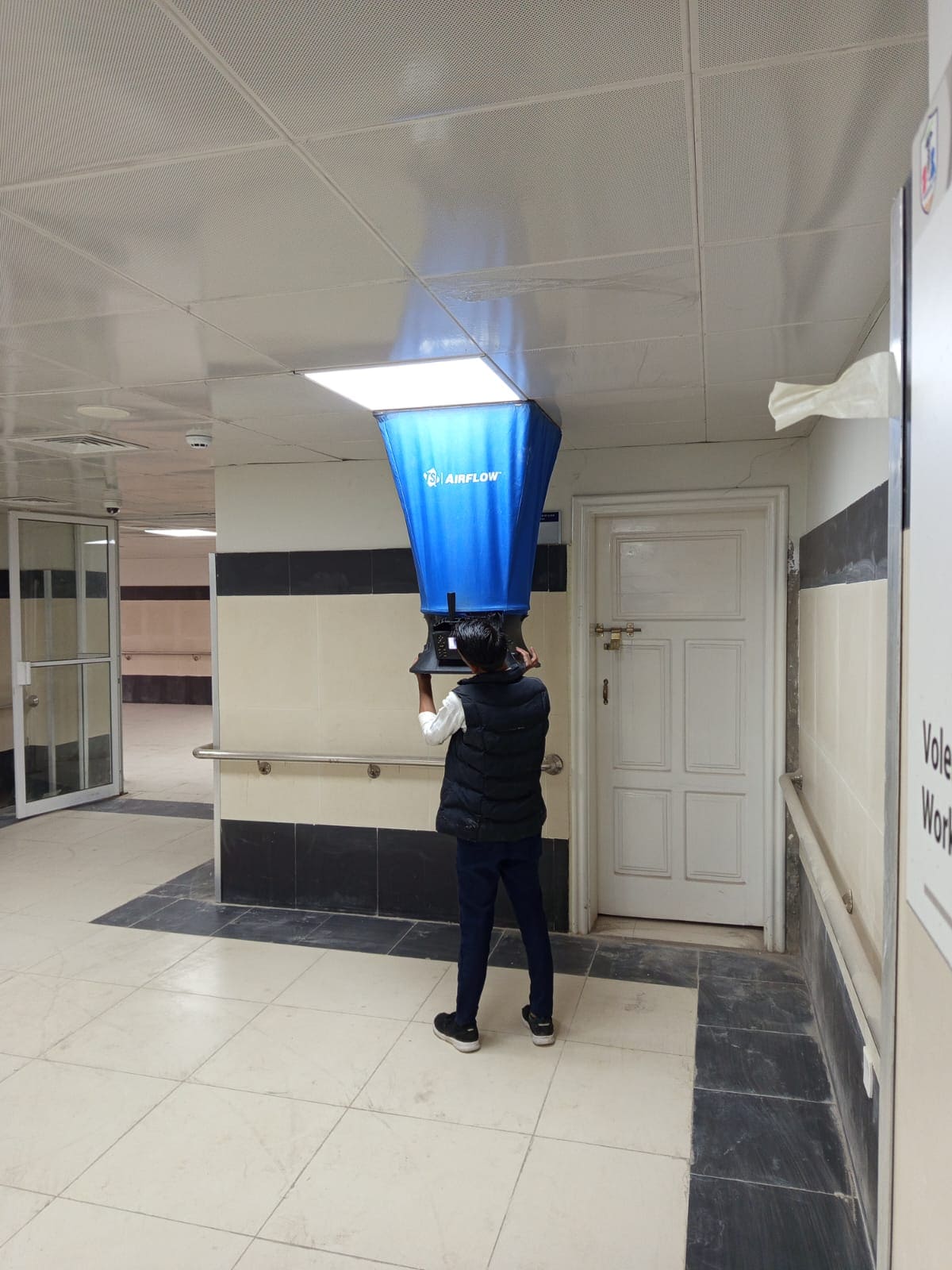 Air hood measurement for HVAC diffuser airflow testing